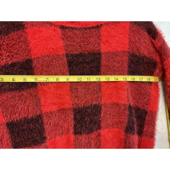 Express Sweater Womens XS Red Black Buffalo Plaid Fuzzy Eyelash Crewneck Cropped - Picture 8 of 9